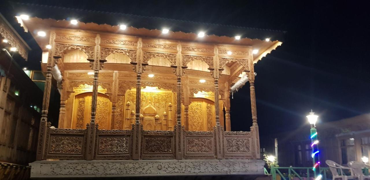 House Boat Hardy Palace Srīnagar Exterior foto
