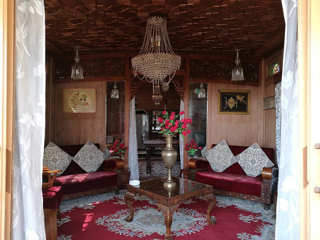 House Boat Hardy Palace Srīnagar Exterior foto