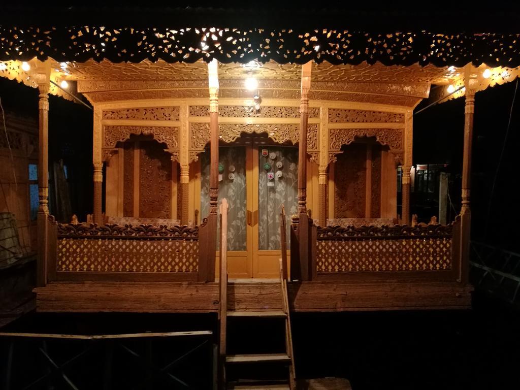 House Boat Hardy Palace Srīnagar Exterior foto