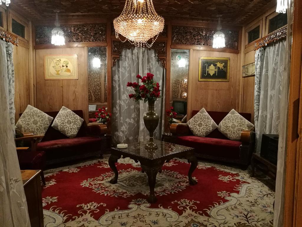 House Boat Hardy Palace Srīnagar Exterior foto